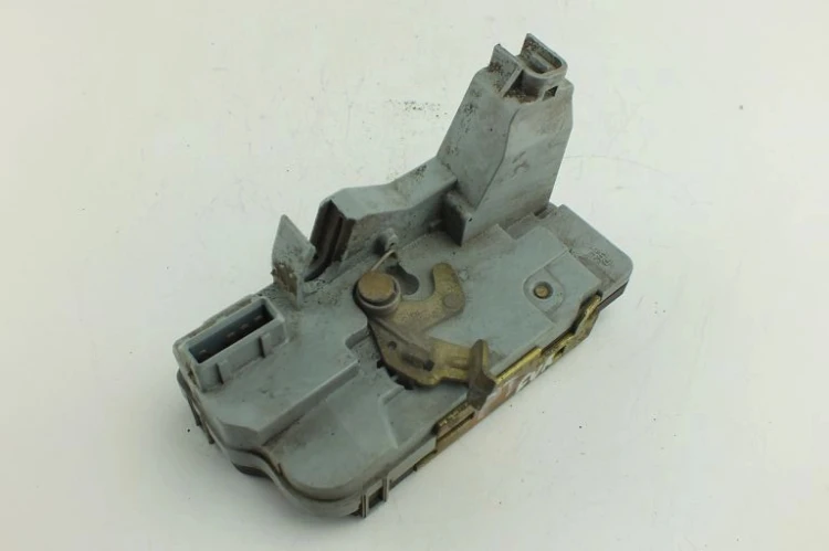 ZAMEK DRZWI PRAWY TYŁ PEUGEOT 307 (2001-2005) 1.6 16V