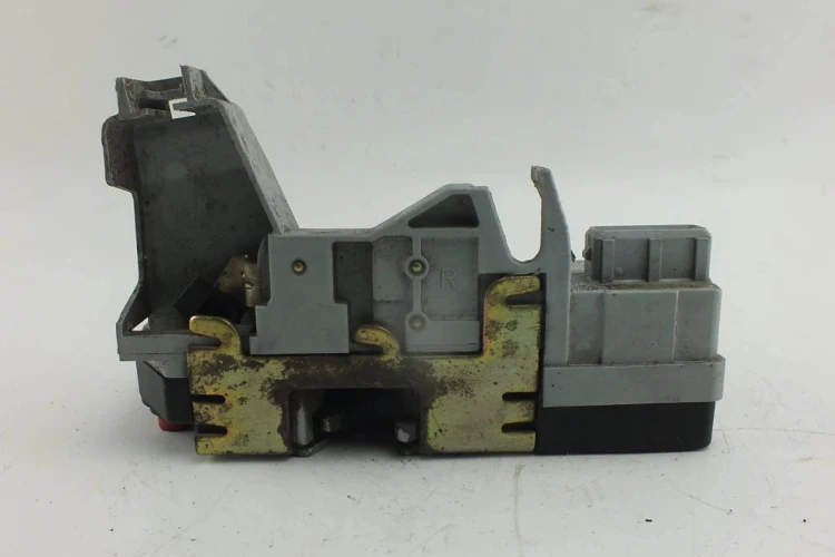 ZAMEK DRZWI PRAWY TYŁ PEUGEOT 307 (2001-2005) 1.6 16V