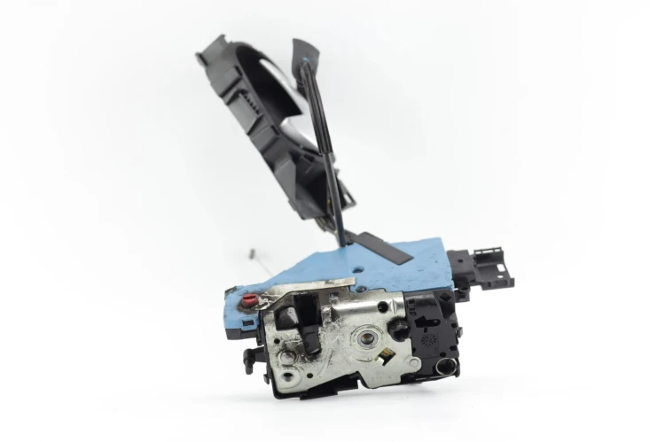 ZAMEK DRZWI LEWY TYŁ CITROEN C4 PICASSO LIFT (2010-2013) 24090816