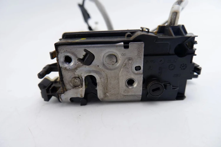 ZAMEK DRZWI PRAWY PRZÓD CITROEN C4 II (2010 -) 1.6 E-HDI