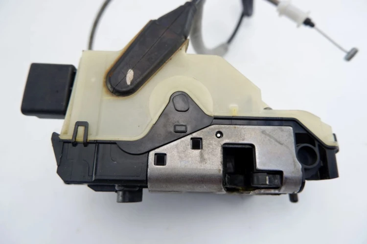 ZAMEK DRZWI PRAWY PRZÓD CITROEN C4 II (2010 -) 1.6 E-HDI