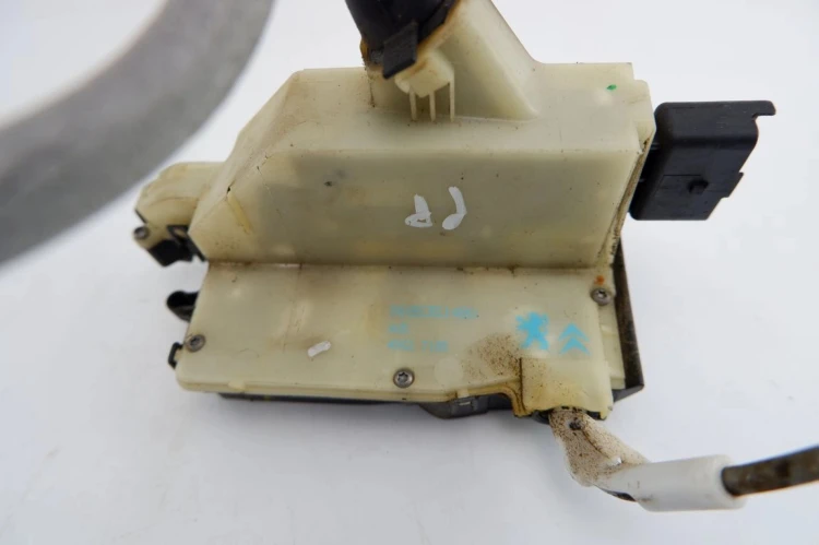 ZAMEK DRZWI PRAWY PRZÓD CITROEN C4 II (2010 -) 1.6 E-HDI