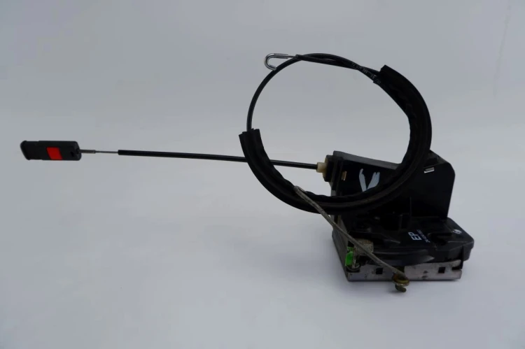 ZAMEK DRZWI PRAWY PRZÓD OPEL CORSA C 1.0 12V 24434883