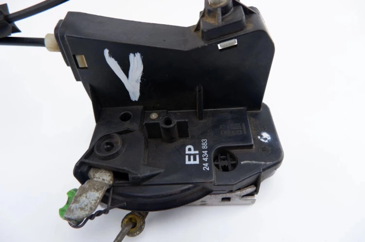 ZAMEK DRZWI PRAWY PRZÓD OPEL CORSA C 1.0 12V 24434883