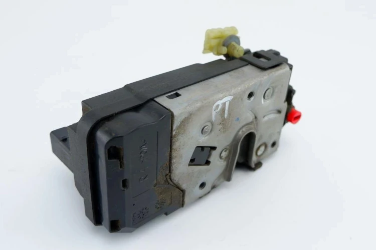 ZAMEK DRZWI PRAWY TYŁ OPEL ASTRA H (2006-2014) 1.6 16V 13210739