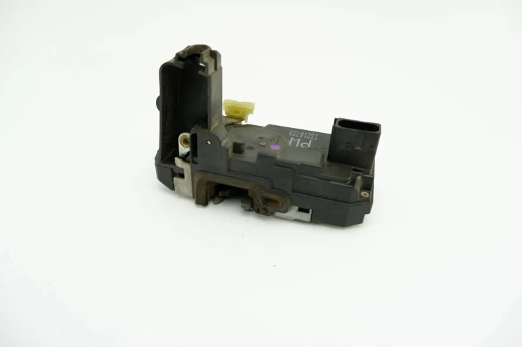 ZAMEK DRZWI PRAWY TYŁ OPEL ASTRA H (2006-2014) 1.6 16V 13210739