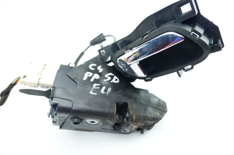 ZAMEK DRZWI PRAWY PRZÓD CITROEN C4 I (2004-2008) 1.4 16V 9683415980