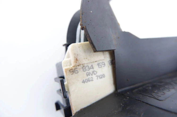 ZAMEK DRZWI PRAWY PRZÓD CITROEN C4 I (2004-2008) 1.4 16V 9683415980