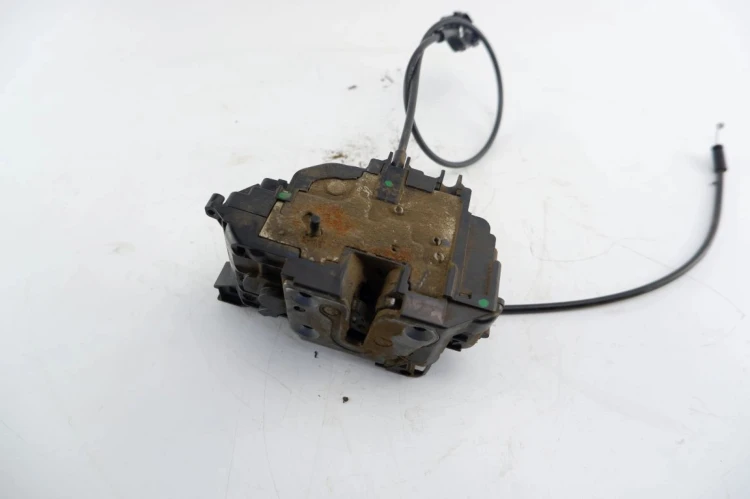 ZAMEK DRZWI PRAWY TYŁ RENAULT CLIO III LIFT (2009-2012) 1.5 DCI