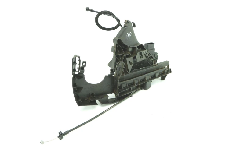 ZAMEK DRZWI PRAWY PRZÓD VOLVO V50 2.0D 30699793