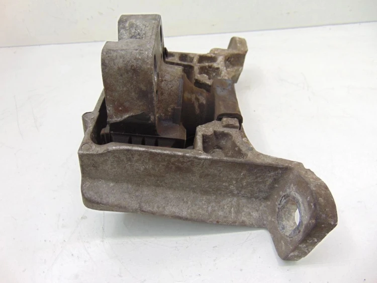 PODUSZKA SILNIKA MAZDA 3 I LIFT (2006-2009) 1.6 D