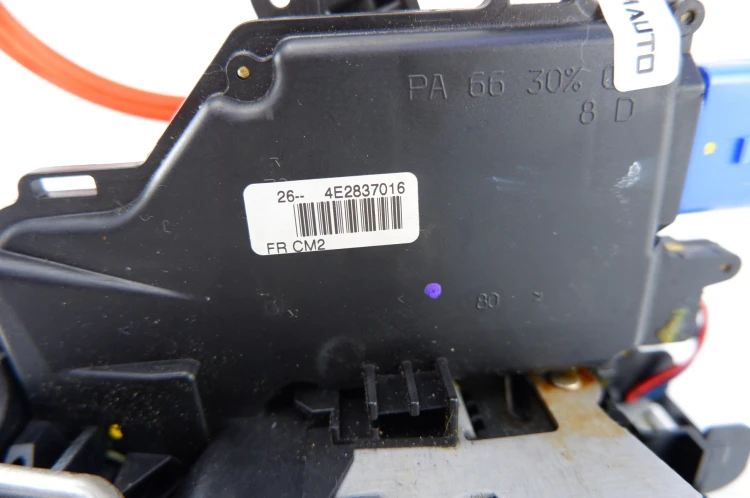 ZAMEK DRZWI PRAWY PRZÓD AUDI A8 D3 LIFT (2005-2008) 4.2 V8 4E2837016