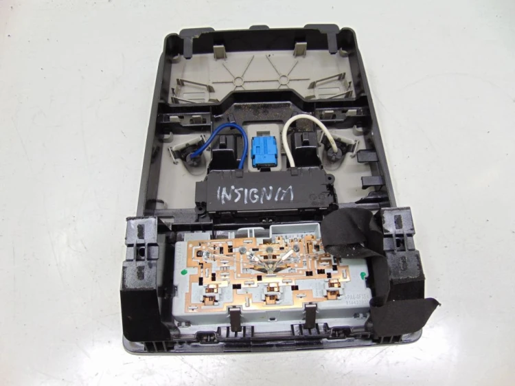 LAMPKA PODSUFITKI OPEL INSIGNIA (2008-2017) 2.0 CDTI 160
