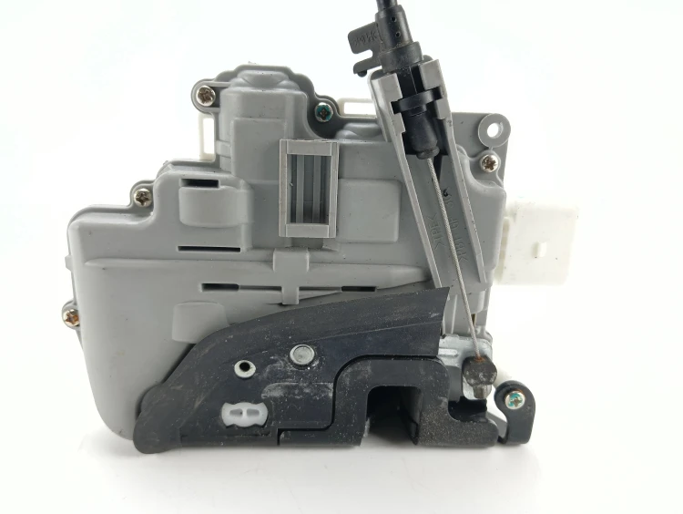 ZAMEK DRZWI LEWY PRZÓD SEAT ALTEA XL LIFT (2009-2015) 1.6 8V 102KM
