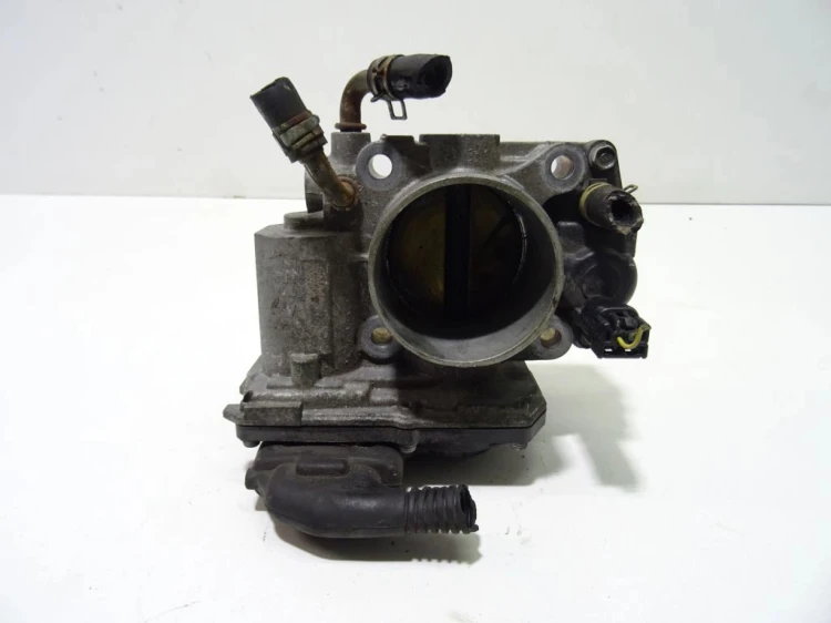 PRZEPUSTNICA HONDA CIVIC VIII (2006-2011) 136200-7000