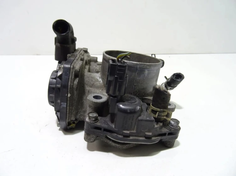 PRZEPUSTNICA HONDA CIVIC VIII (2006-2011) 136200-7000