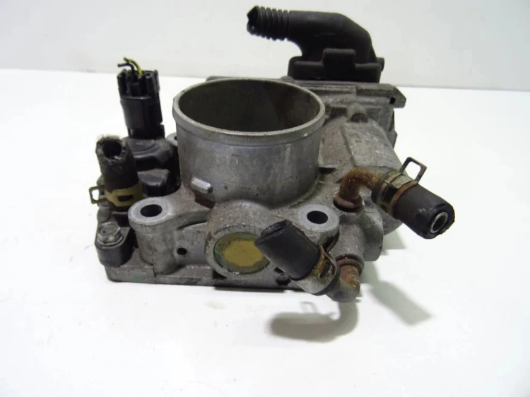 PRZEPUSTNICA HONDA CIVIC VIII (2006-2011) 136200-7000