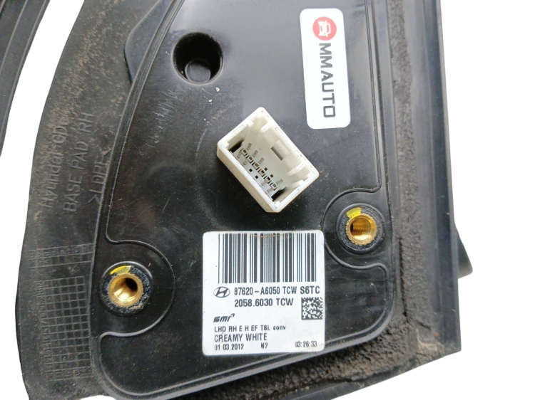 LUSTERKO PRAWE HYUNDAI I30 II (2011-2014) 1.4 CRDI 90KM 87620-A6050