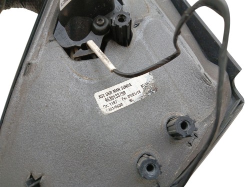 LUSTERKO PRAWE DACIA SANDERO II LIFT (2016-2020) 1.0 SCE 73KM 963013379R