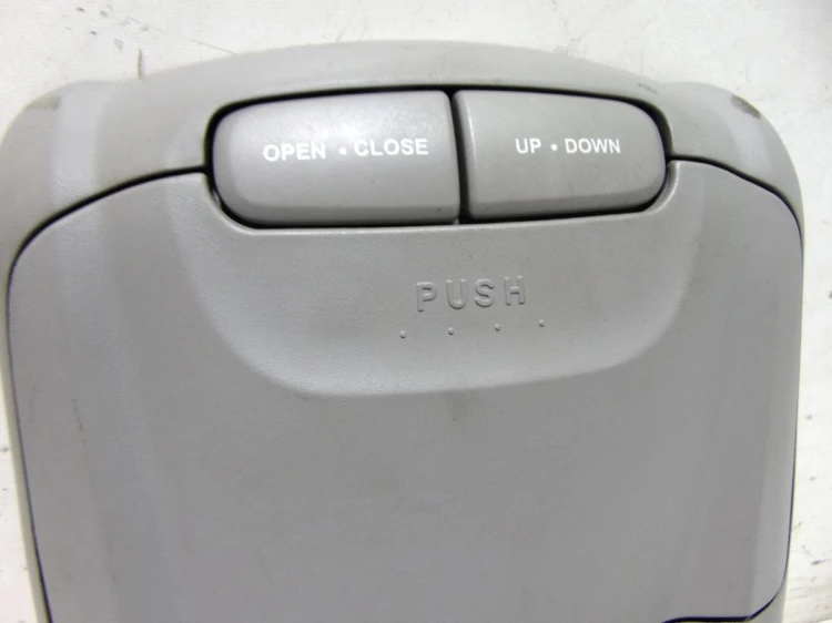 LAMPKA PODSUFITKI SCHOWEK HYUNDAI SANTA FE (2000-2006)