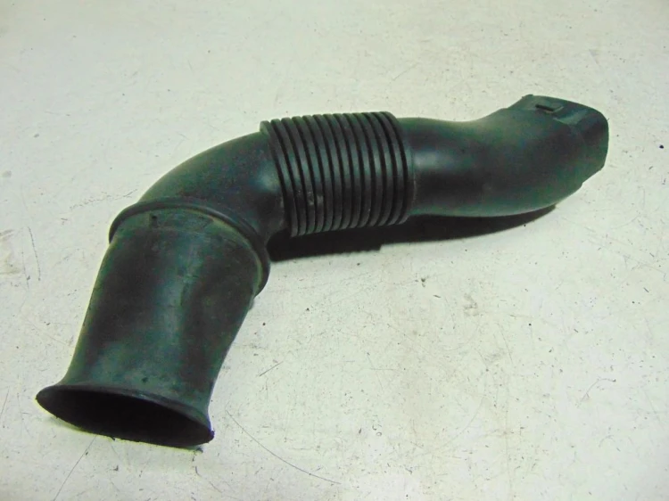 RURA DOLOT POWIETRZA BMW E60 3.0 D 139811-14