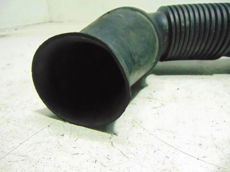 RURA DOLOT POWIETRZA BMW E60 3.0 D 139811-14
