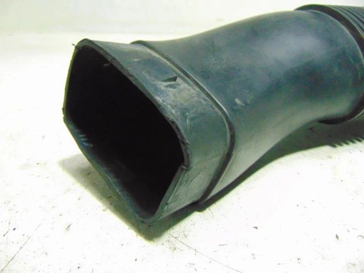 RURA DOLOT POWIETRZA BMW E60 3.0 D 139811-14