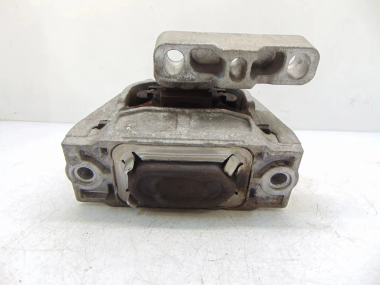 PODUSZKA SILNIKA AUDI A3 8P LIFT (2008-2013) 1.6 TDI 105 KM