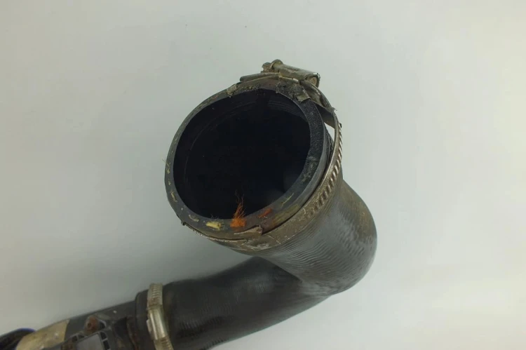 PRZEWÓD INTERCOOLERA VOLKSWAGEN PASSAT B7 1.6 TDI 1K0145770