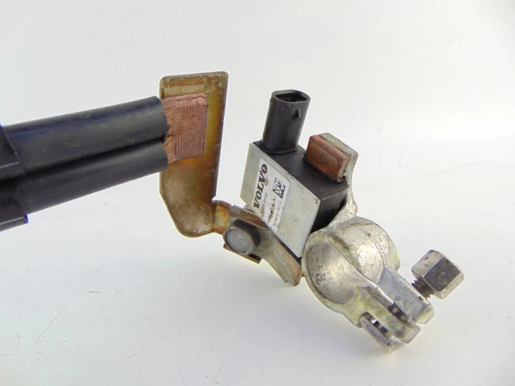 KLEMA AKUMULATORA PLUSOWA VOLVO V40 II CROSS COUNTRY 1.6 D2 31327030