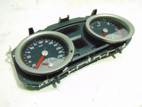 LICZNIK RENAULT MEGANE II (2002-2005) 1.9 DCI 8200399700A