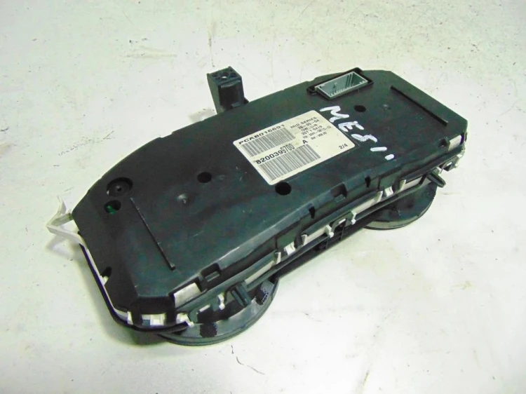 LICZNIK RENAULT MEGANE II (2002-2005) 1.9 DCI 8200399700A