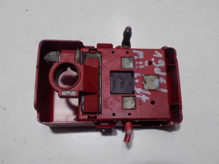 KLEMA AKUMULATORA PLUSOWA RENAULT MEGANE II LIFT (2005-2008)