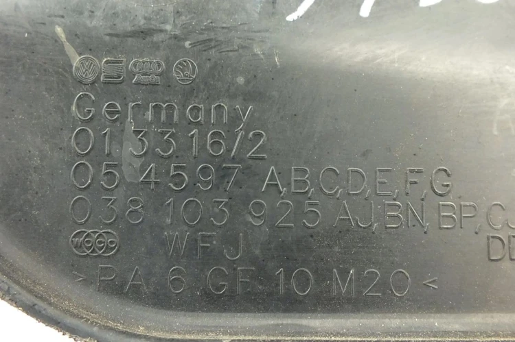 OSŁONA POKRYWA SILNIKA VOLKSWAGEN GOLF IV 1.9 TDI 038103925