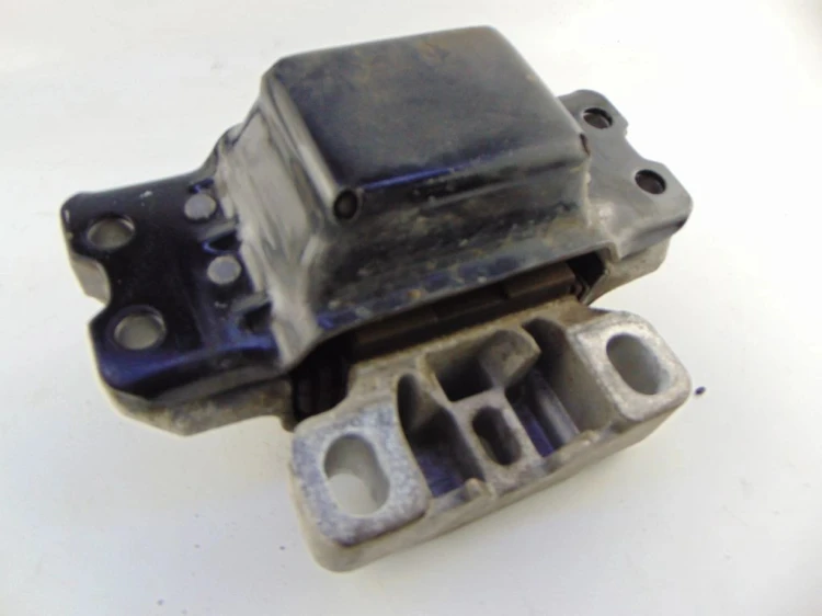 PODUSZKA SILNIKA VOLKSWAGEN GOLF VI 1.6 TDI 1K0199555