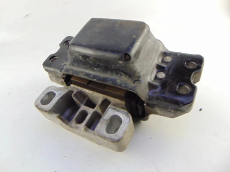 PODUSZKA SILNIKA VOLKSWAGEN GOLF VI 1.6 TDI 1K0199555