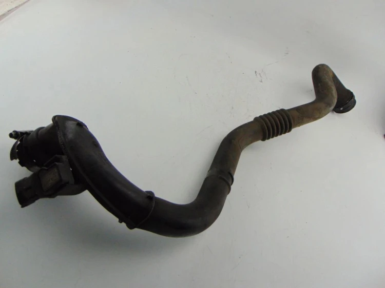 PRZEWÓD INTERCOOLERA RENAULT MEGANE II (2002-2005) 1.5 DCI 8200208708