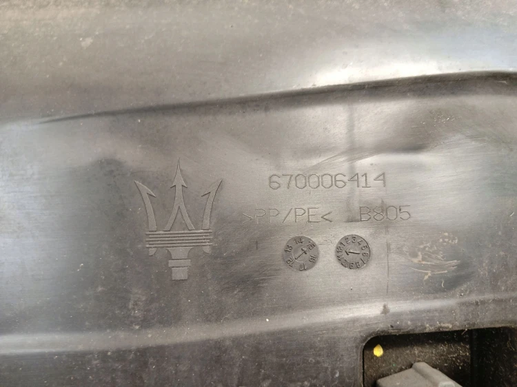 ZBIORNICZEK SPRYSKIWACZY MASERATI GHIBLI III 670006414