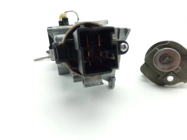 STACYJKA MAZDA 6 I (2002-2008) 2.0 16V BENZ GJ6A66938A