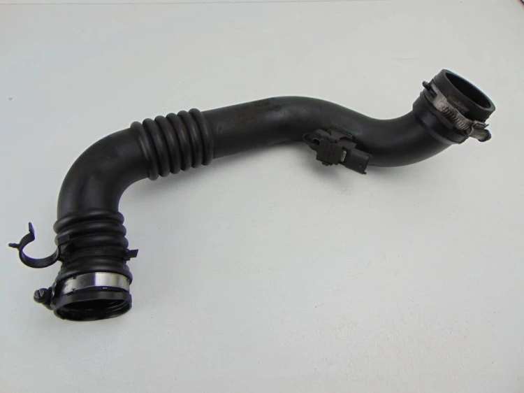 PRZEWÓD INTERCOOLERA RENAULT LAGUNA II LIFT (2005-2007) 2.2 DCI 8200496310