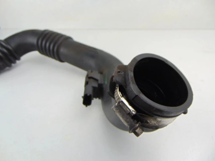 PRZEWÓD INTERCOOLERA RENAULT LAGUNA II LIFT (2005-2007) 2.2 DCI 8200496310