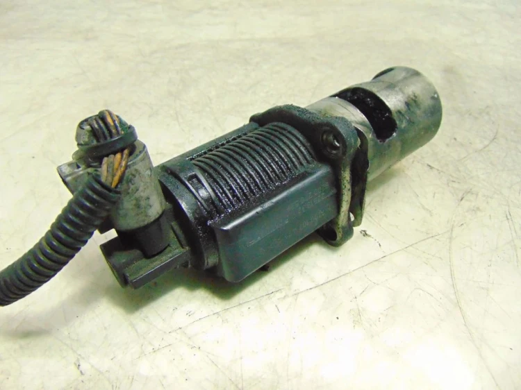 ZAWÓR EGR RENAULT LAGUNA II LIFT (2005-2007) 2.2 DCI 8200270539B