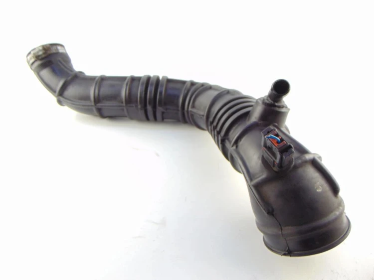PRZEWÓD TURBOSPRĘŻARKI VOLVO V40 I (1995-2004) MB 957388