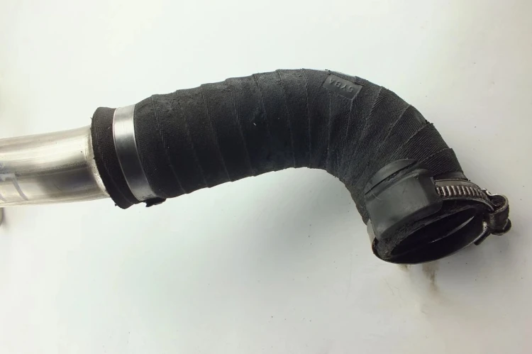 PRZEWÓD INTERCOOLERA RENAULT LAGUNA II (2001-2005) 1.9 DCI 82000308640