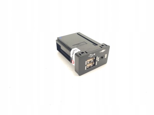 GNIAZDO USB LEXUS UX 250h (2018-2022) 2.0 HYBRID 184KM 86190-24030