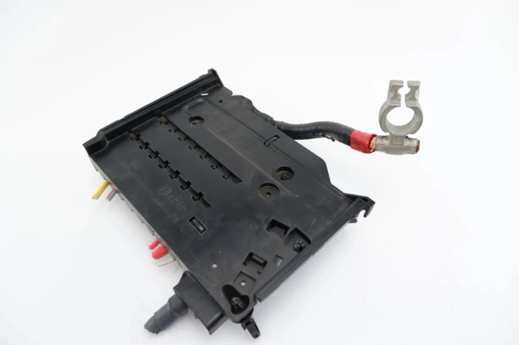 KLEMA AKUMULATORA PLUSOWA FORD FOCUS MK3 LIFT (2014-2018) 1.6 Ti-VCT 105 KM