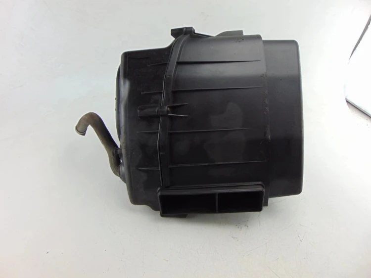 OBUDOWA FILTRA POWIETRZA AUDI A8 D3(2002-2009) 3.0 V6 TDI 233KM 059133823D