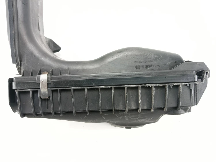 OBUDOWA FILTRA POWIETRZA BMW 6 F13 (2010-2014) 3.0 D 313KM 13718507565