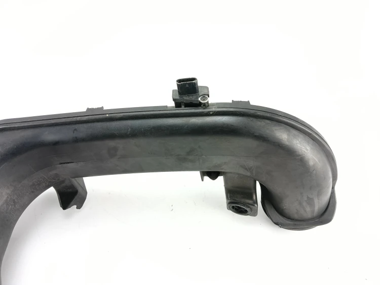 OBUDOWA FILTRA POWIETRZA BMW 6 F13 (2010-2014) 3.0 D 313KM 13718507565