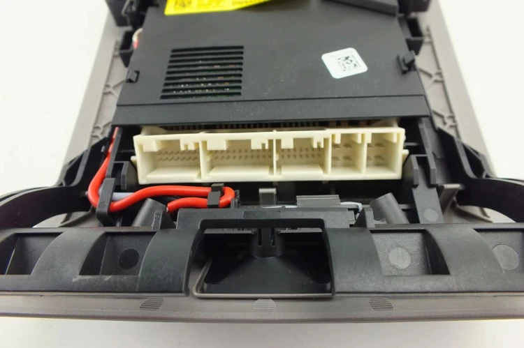 LAMPKA PODSUFITKI BMW F10 (2009-2013) 2.0D N47D20C 184KM